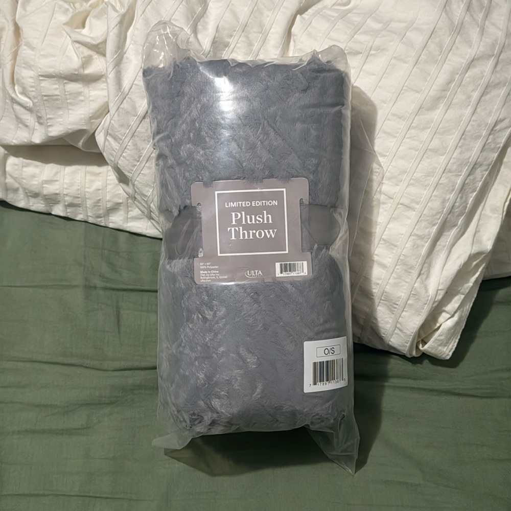 Ulta Plush Throw